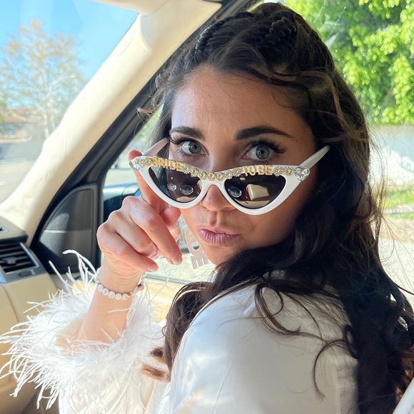 “Bride To Be” xo, fetti Sunglasses with embellishments - Picture 7 of 7